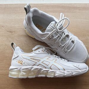 Asics WOMENS ASICS GEL-QUANTUM 180 6 WHITE/PURE GOLD